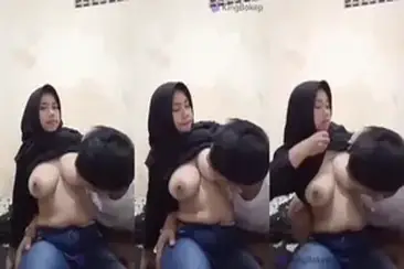 Ngisep Tetek Perempuan Jilbab Tobrut